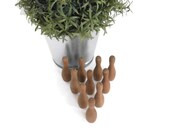 Vintage Mini Wooden Bowling Pins 10 Collectible Wood Toy Bowling Pins Ten Mini Old Game Pin Decor Photo Props Natural Wood Pins