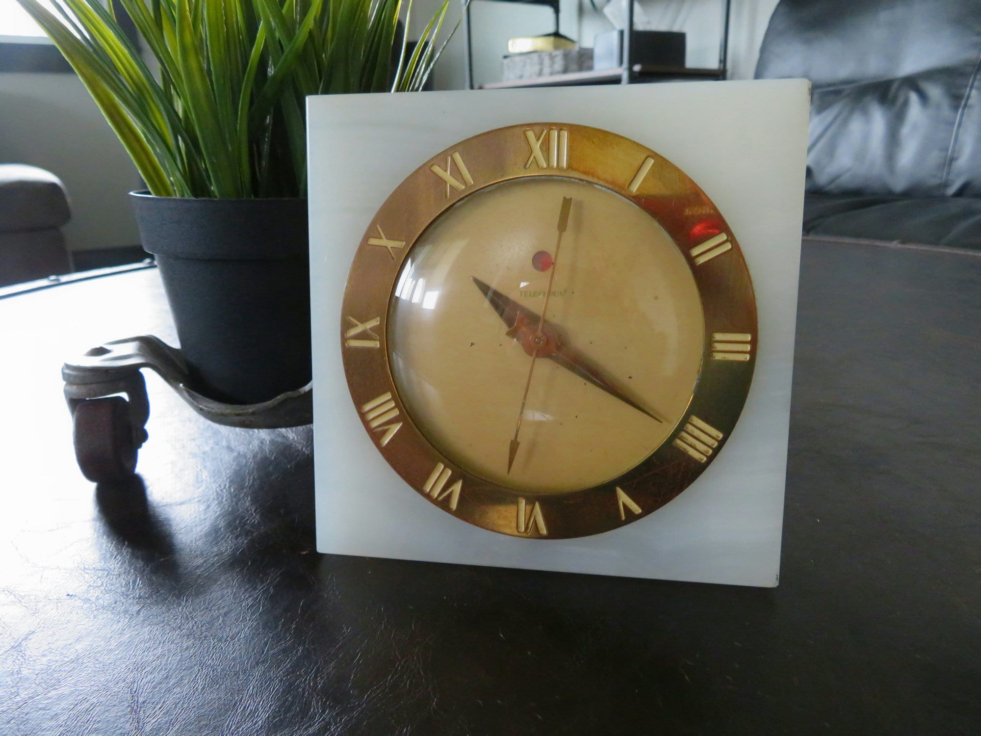 ヴィンテージ テレクロン電気時計 ホワイトオニキス大理石 アール