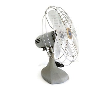 Vintage Oscillating Fan | Retro Manning Bowman Model No. 52 Fan | Old Electric Industrial Working Gray Fan |  Grey Art Deco Shelf/Table Fan