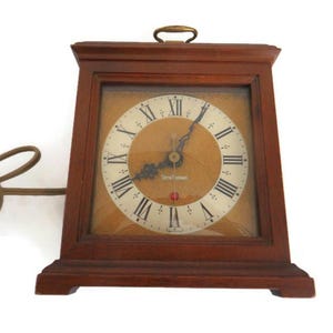 Vintage Seth Thomas Buckingham Mantle CLock E018 Working Table/Desk Electric Clock by Seth Thomas Clocks, Thomastar, Conn. USA