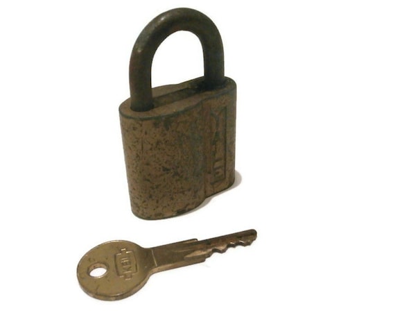 Vintage YALE Padlock | USA Made Working Lock with Key - Etsy Vintage YALE Padlock | USA Made Working Lock with Key - Etsy