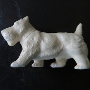 Vintage Small Off-White Scottie Dog Figure Old Plastic Little Whitish-Color Scottish Terrier Dog Figurine Made in Japan Decor Display Dog