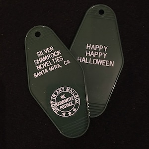 Halloween silver shamrock key tag