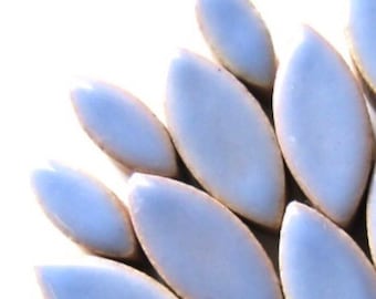 Mélange de pétales de céramique bleue bleuet (35-40 unités)//Pétales bleus//Carreaux de mosaïque//Excédent de mosaïque