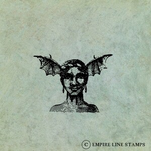 Mítica Mujer Negra con Alas de Murciélago - Estilo Antiguo Sello Claro 11/5