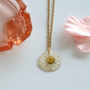 Pressed white daisy necklace - 4 different options | real flower | dried flower jewelry | naturally present | botanical gift | mother nature