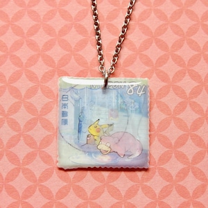 Pokemon Diglett|Pikachu|Slowpoke | Collana/portachiavi con timbro postale giapponese|gioielli con timbro| Regalo Pokemon |. Collana giapponese
