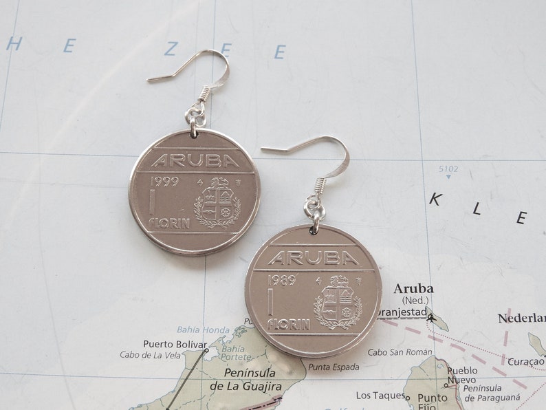 Boucles d'oreilles en pièces d'Aruba 4 modèles différents faites de pièces de monnaie des Antilles néerlandaises Bijoux Aruba Souvenir d'Aruba Mariage d'Aruba 26 mm coin