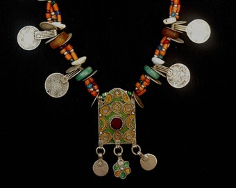 Morocco - Beautiful silver Berber necklace, enameled silver plaque, genuine coral, beads, shell and silver coins beads,