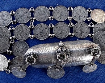Boutique Vintage Sterling Silver MDEMA Belt *RARE* Morocco - Great MDEMA Silver Belt 2 Rows Totaling 34 Pieces  main image 2