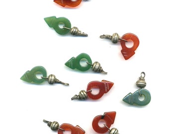 Maroc – lot de 9 Talhakimt – Tanfouk - Ornements de cheveux Agate/Cornaline et supports en argent  région sud maroc Guelmim