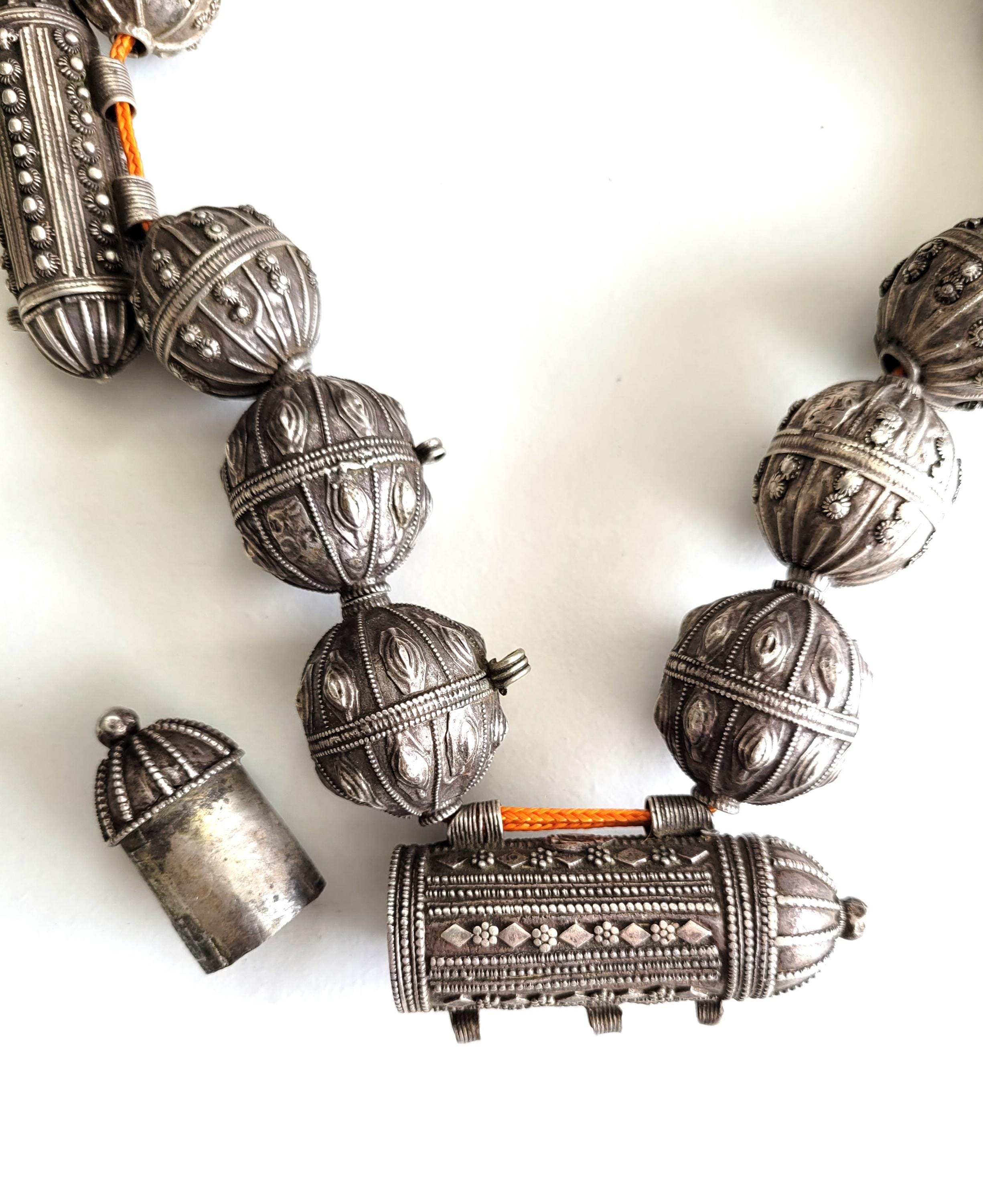 Collier Pendentif Traditionnel Yéménite En Argent - Bijou Bédouin Du XIXe Siècle - Neuf Avec Défauts