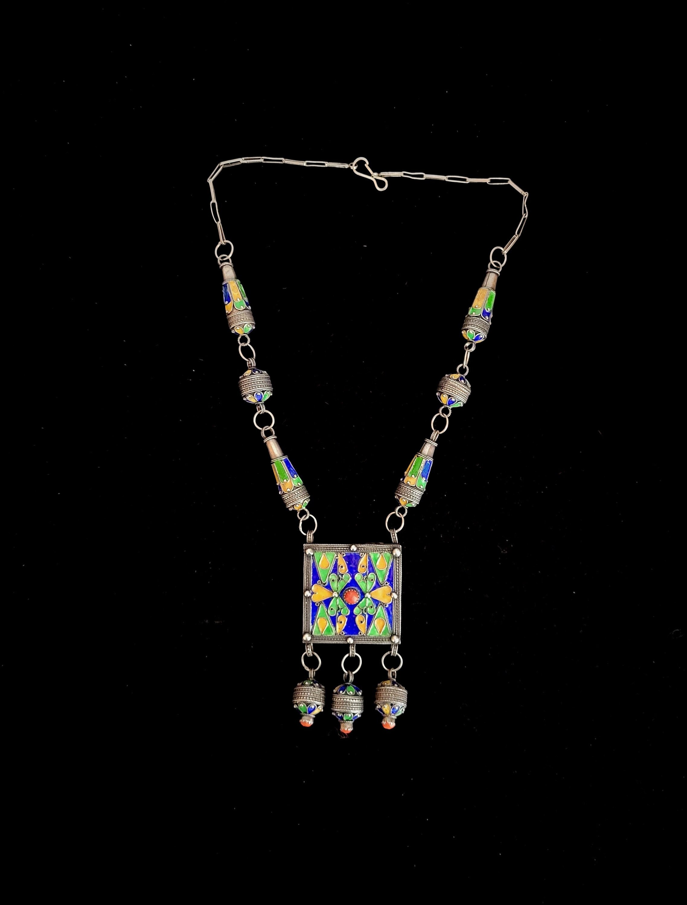 Collier Ancien Argent Et Corail Kabylie - XIXème Siècle - Bijou Ethnique Occasion - Longueur Mi-longue
