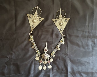 MOROCCO – Beautiful Pair of FIBULAE called "worm fibers", tizerzaï n’taouka triangular in silver