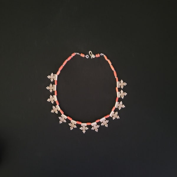 Collier Croix pendentifs mauritaniens en argent et perles de corail véritable