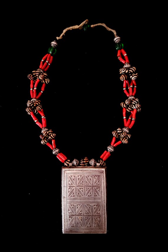 Collier Ras De Cou Ancien Maghreb – Argent Et Corail – Longueur 39 Cm – Modulable