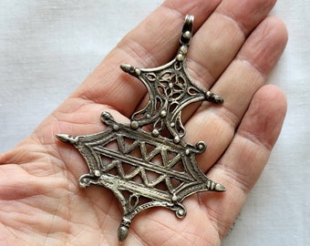 ペンダント – シルバーのアガデスクロス – ニジェール産のトゥアレグ族