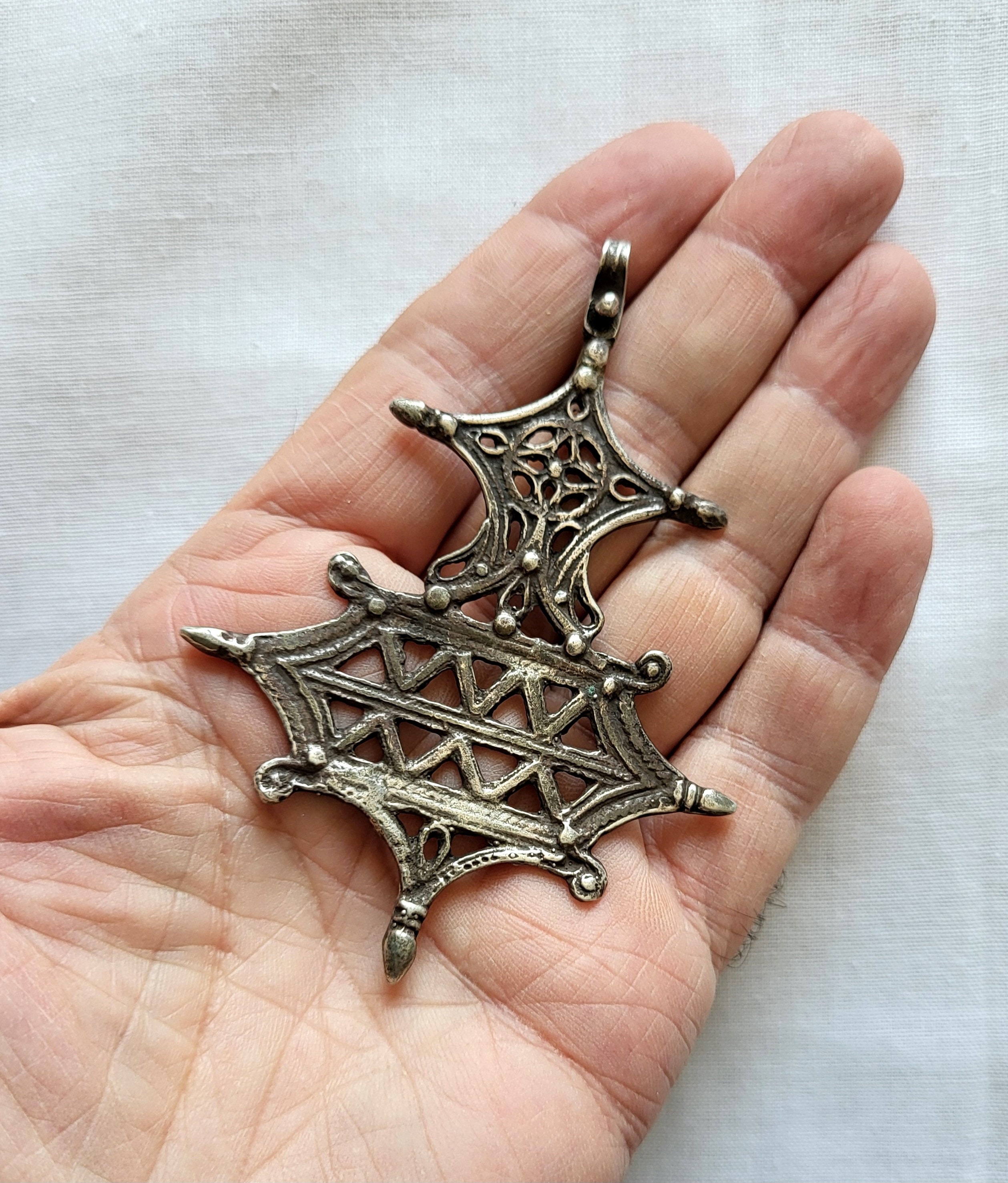 ペンダント – シルバーのアガデスクロス – ニジェール産のトゥアレグ族