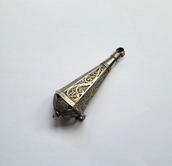 genuine ethnic jewelry Old Berber silver pendant with enamel and filigrees