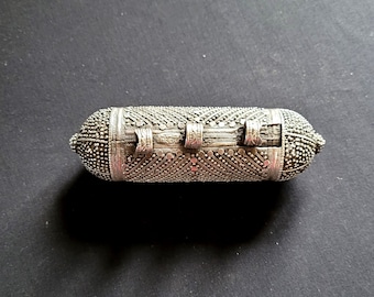 Yemen - Ancient amulet - Hirz or Herz in silver carries document or verse of the Koran.