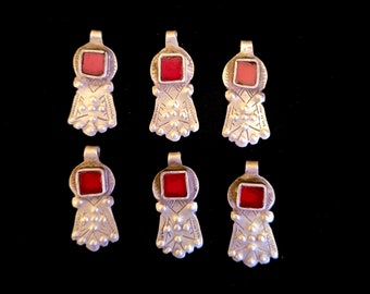 Set of 6 vintages silver pendants and red glass beads - Tribe of "Ida ou Nadif" for Necklace - Moroccan Middle Atlas
