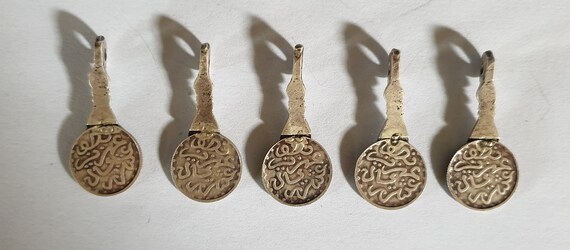Morocco – 5 Antique silver coins pendants held by… - image 3