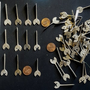 Morocco - Tribal ethnic tribes Berber (50) old silver pendants feet of dove for necklace