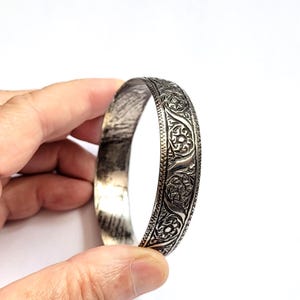 Berber Silver Bangle Bracelet – Traditional Craftsmanship