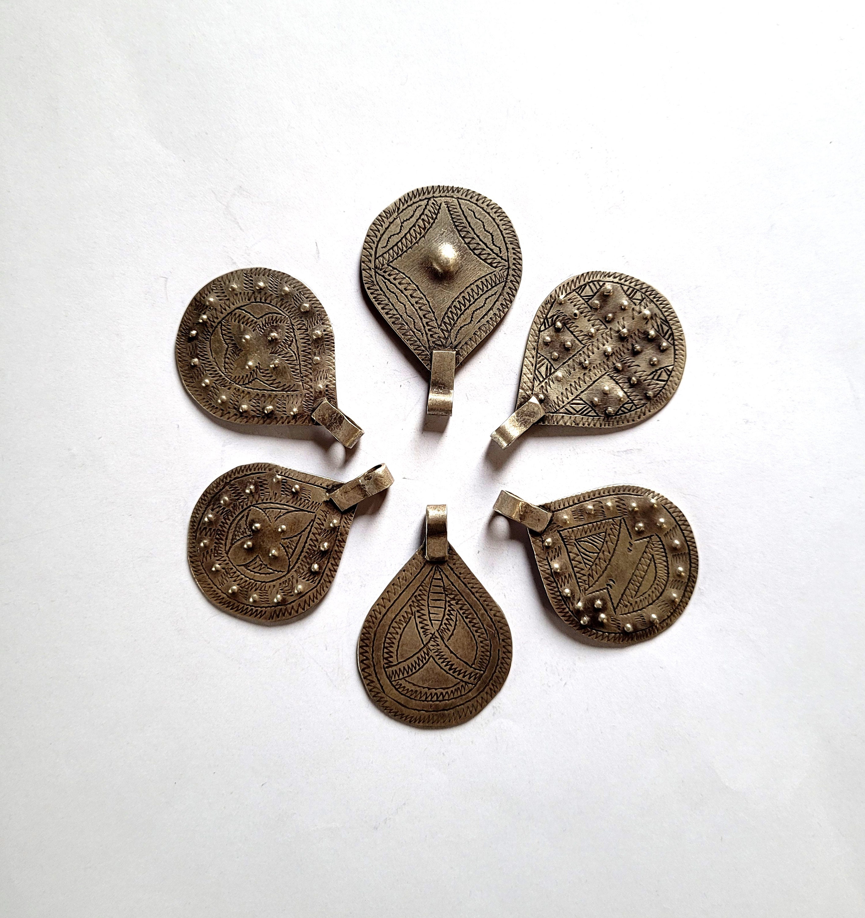 Ancien Pendentif Collier Berbère En Argent Massif - Diamètre 6 Cm - Bijou Ethnique Vintage Très Bon état