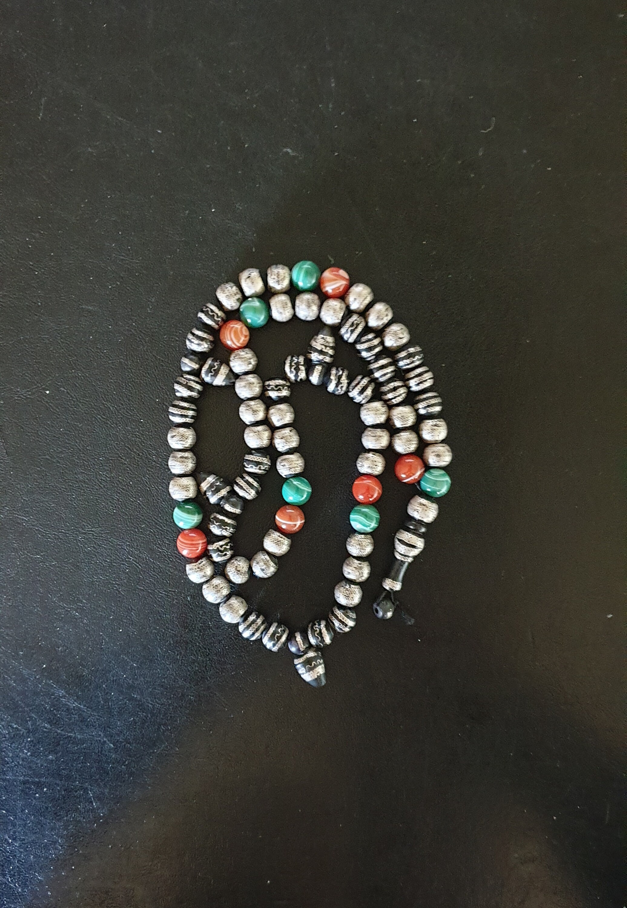 Mauritanie - Tasbih en Bois Ébène et Perles d'agate