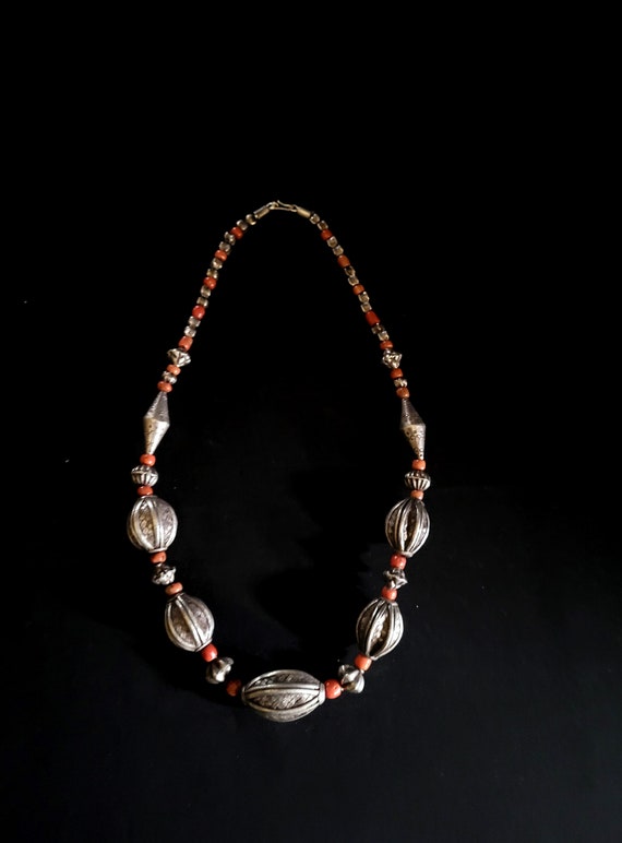 Necklace – Bi-cones, olives and silver beads - An… - image 2