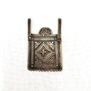 Colgante antiguo bereber vintage de plata – Marruecos