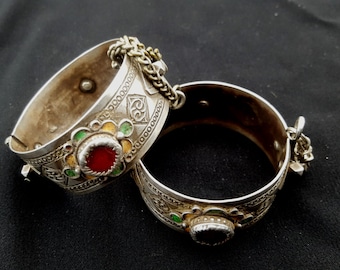 Morocco - Pair of Hinge Bracelet - silver, niello, enameled and glass bead cabochon