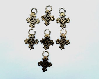 Maroc –   Vintage lot de 7 pendentifs berbère en argent pour confection de pendentifs ou colliers