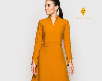 Vestido de invitada de boda de otoño, manga larga, color mostaza, atuendo de cóctel, semiformal, cuello alto, elegante, corte en V, línea A, TAVROVSKA