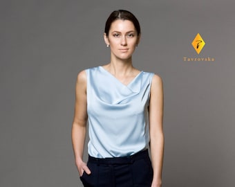 Blusa sin mangas con cuello halter y satén azul