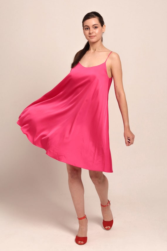 bright pink summer dresses I love this hot pink summer dress!! #summerdress #tightdress #dress  #pinkdress #summertime