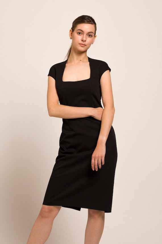 Vestido de cuello cuadrado Pequeño vestido negro midi - Etsy México