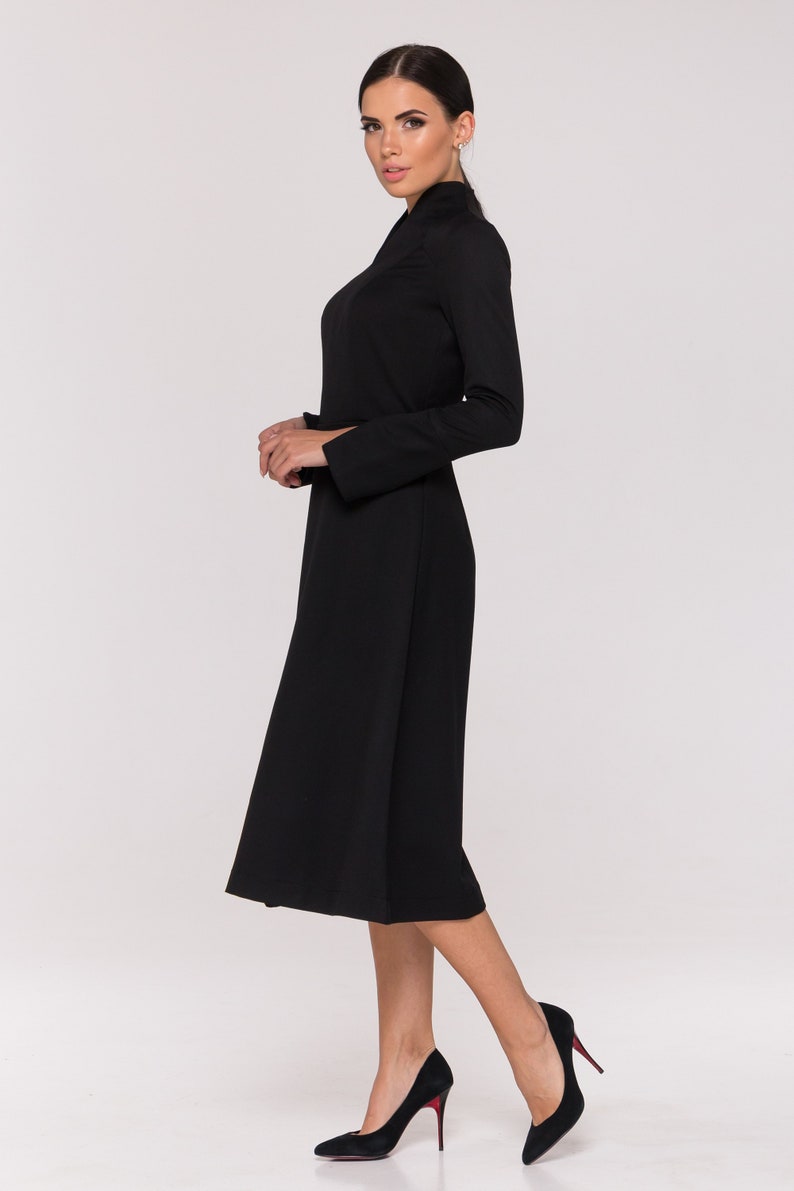 Robe cocktail noire à manches longues pour femmes, robe de travail ajustée et évasée à col haut Robes noires à col montant pour femmes Robe structurée TAVROVSKA image 4