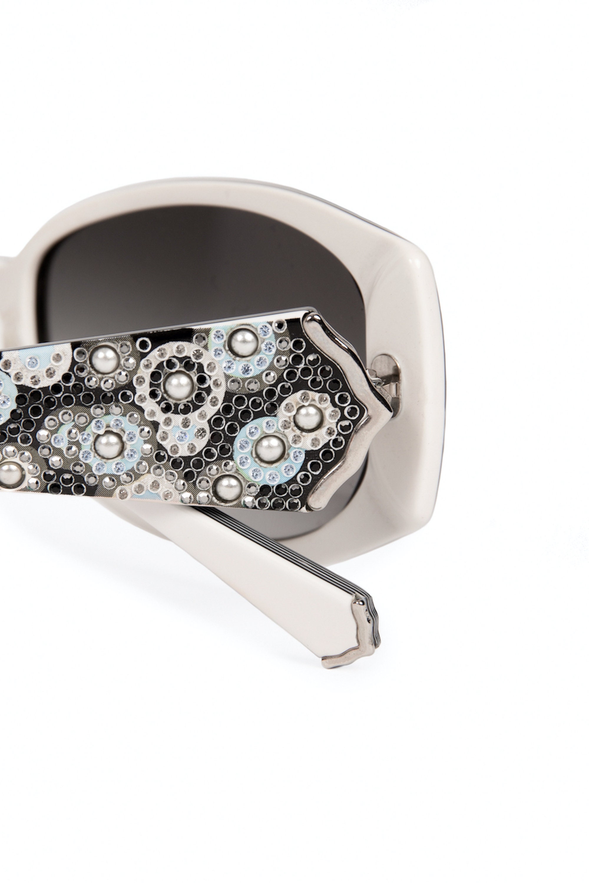 Judith Leiber サングラス クリスタル ラインストーン セレブ御用達 JUDITH LEIBER Couture Crystal & Pearl Embellished Sunglasses and