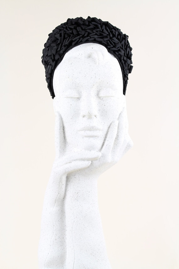 1960s Black Pillbox Hat With Looped Taffeta Ribbons Races  display picture 1
