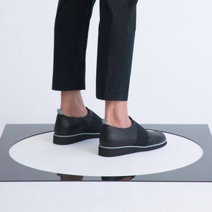 Plateau Leder Derby Schuhe mit elastischen Riemen Detail Bild 1