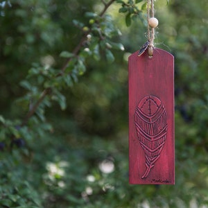 Wooden bookmark, rectangle shape, vintage style, vintage red, 3d feather design, metal feather charm