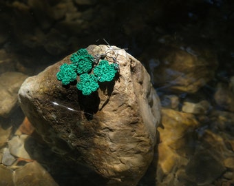 Crochet earrings, drop earrings, flower shaped, green, boho