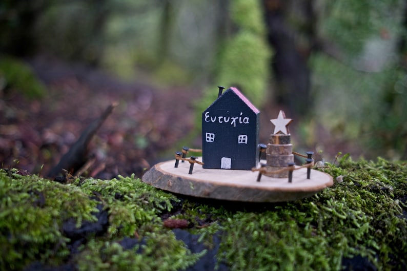 xmas decoration new year/'s eve gift Small wooden house lucky charm with wooden base fence and xmas tree