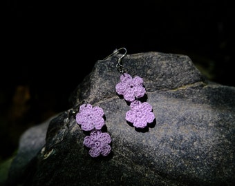 Pendientes de ganchillo, pendientes colgantes, en forma de flor, lila, boho