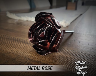 Flor de rosa de metal