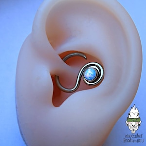 Handmade niobium daith piercing interchangeable opal top 14G(1.6x8mm internal diámeter)