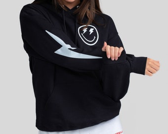 Sudadera con capucha con cara sonriente y rayo negro - sudadera - blanco y negro - sudadera con capucha bonita - ropa de estar en casa - rayo - cara sonriente - regalo - personalizado - único