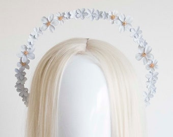 White flower halo Crown - Panmilli | Goddess headpiece | Queen Crown | Bridal headband, Gift idea, Celestial bride, Photoshoot crown, Gala